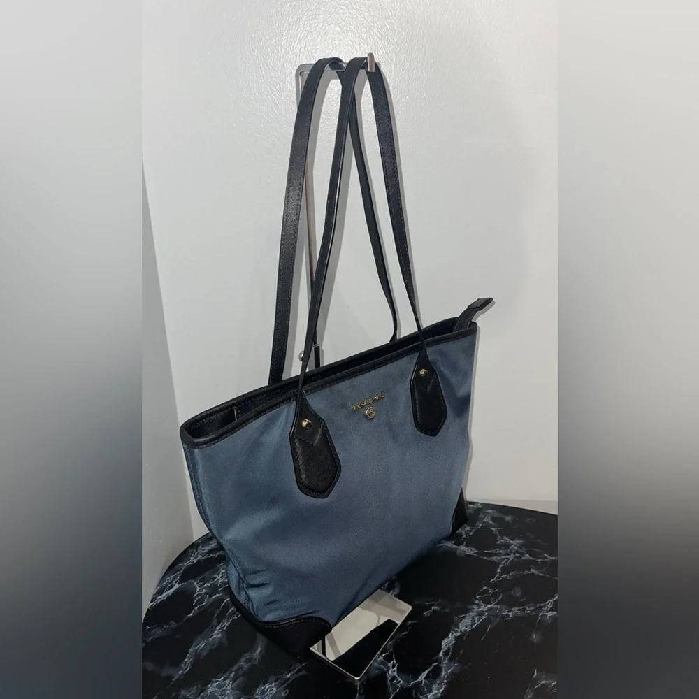 MICHAEL KORS Eva Top Zip Tote Nylon Bag Navy Gold Hardware AUTHENTIC - Picture 8 of 15